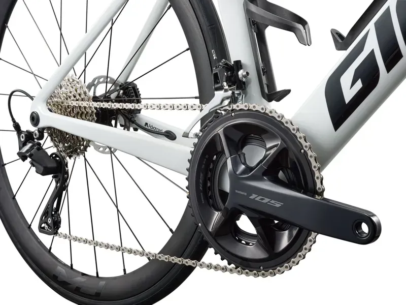 Giant Propel Advanced 2 Road Aero Race Bike in White-5
