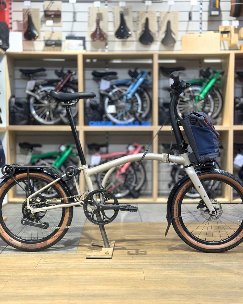 Ex Demo Brompton G Line electric  Taildust White with roller rack Medium