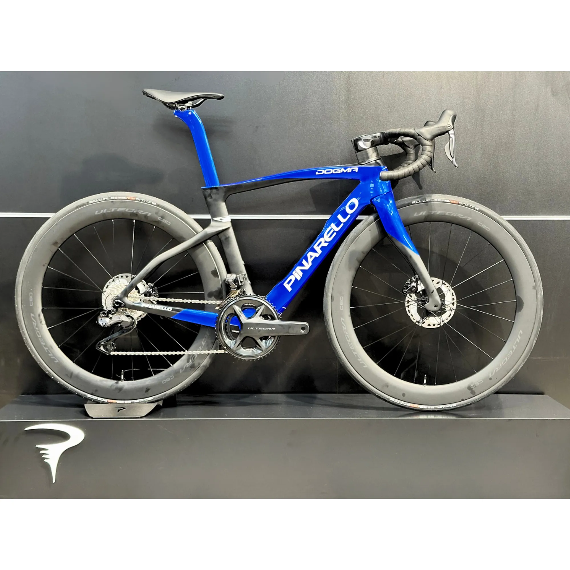 Pinarello Dogma F Disk Road Bike Ultegra Di2 Electro Blue 46.5cm