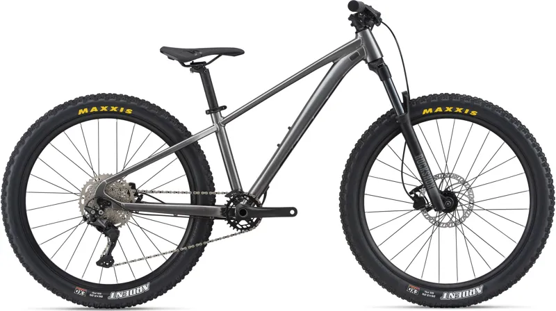 Giant STP 26 Kid's Mountain Bike in Black
