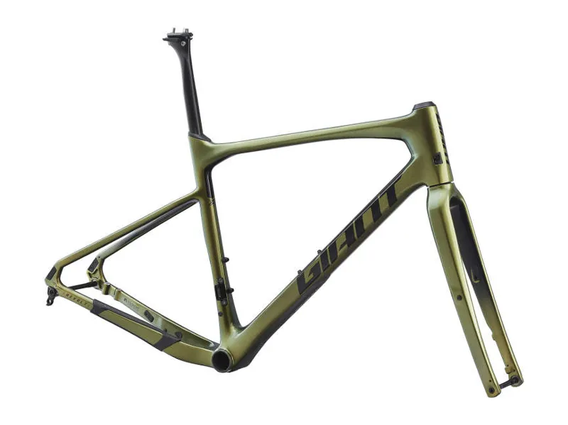 Giant Revolt Advanced Framset Chameleon Saturn