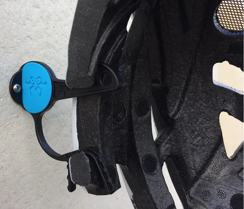 Helmetor Wall-Mounted Helmet Holder Pink-2