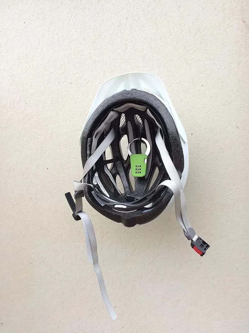 Helmetor Wall-Mounted Helmet Holder Pink-1