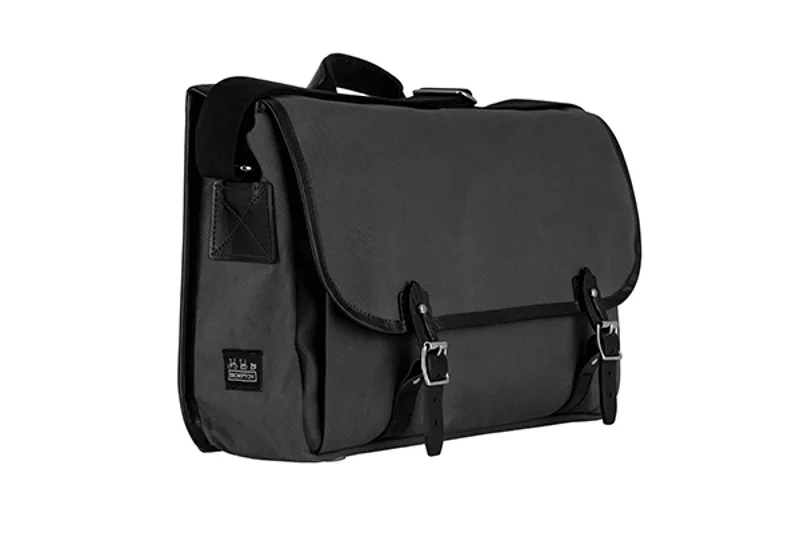 Brompton Game bag Medium - Smoke Grey with frame